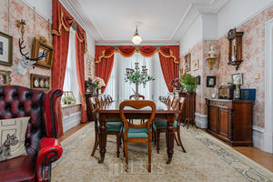 11 Weston Road